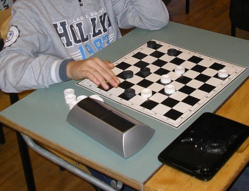 Atzīstamu sniegumu rāda sporta skolas dambretisti