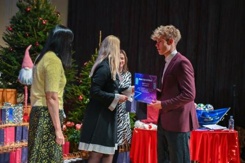 183443decembris-10-2025