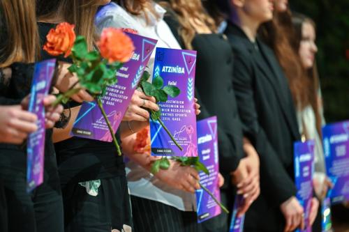 192007decembris-10-2025