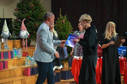 194154decembris-10-2025