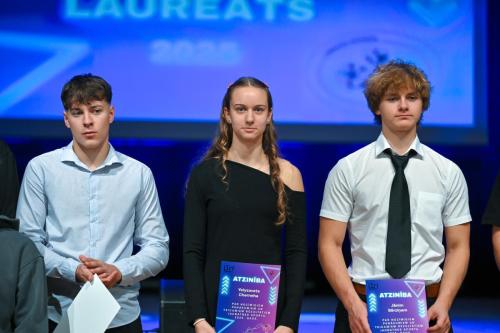 195920decembris-10-2025