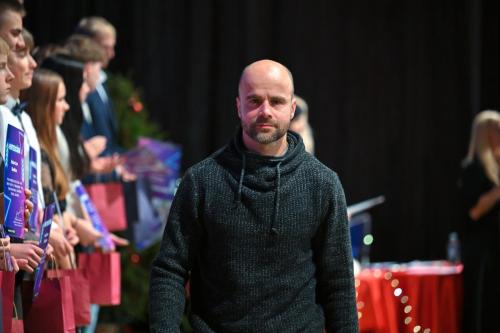 200415decembris-10-2025