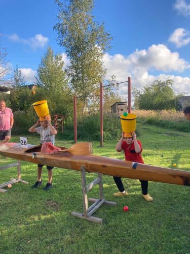 f30dbd80-46d4-4207-8184-34805e367a3f