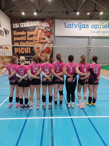 U-17 volejbolistes sezonu sāk ar sudraba medaļām