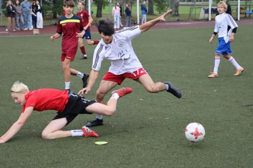 ln-skolu-futbols-staicele-2025-09-18-043