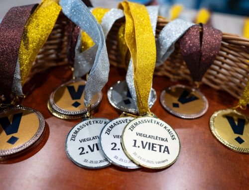 “Ziemassvētku kausā” sporta skolas vieglatlēti sarūpē “dāvanas” sev un treneriem