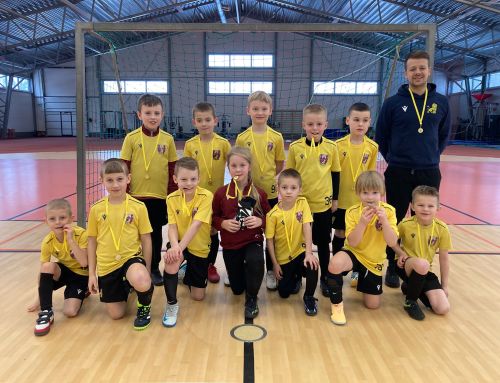 Vidzemes futbola festivālu telpās noslēdz U8 grupas sportisti
